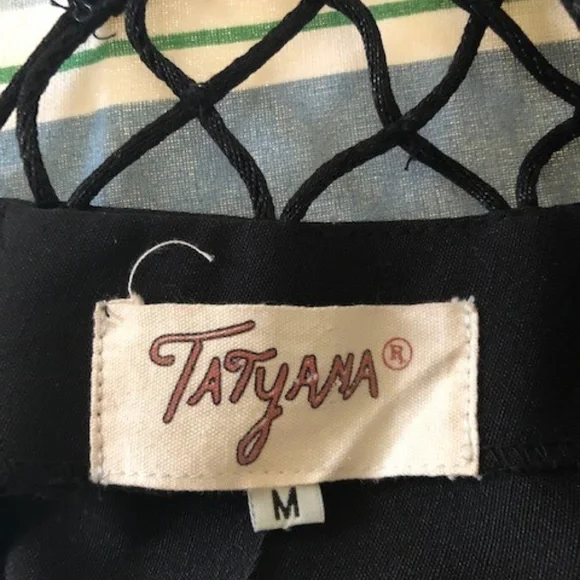 Elegant Black Dress with Mesh Detail - Picture 3 of 3